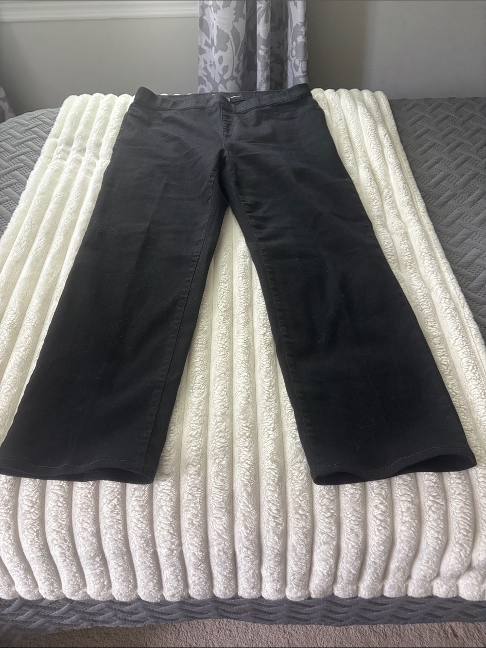 Style and Co Black Straight-Leg pull on jeans. Petite large, never worn